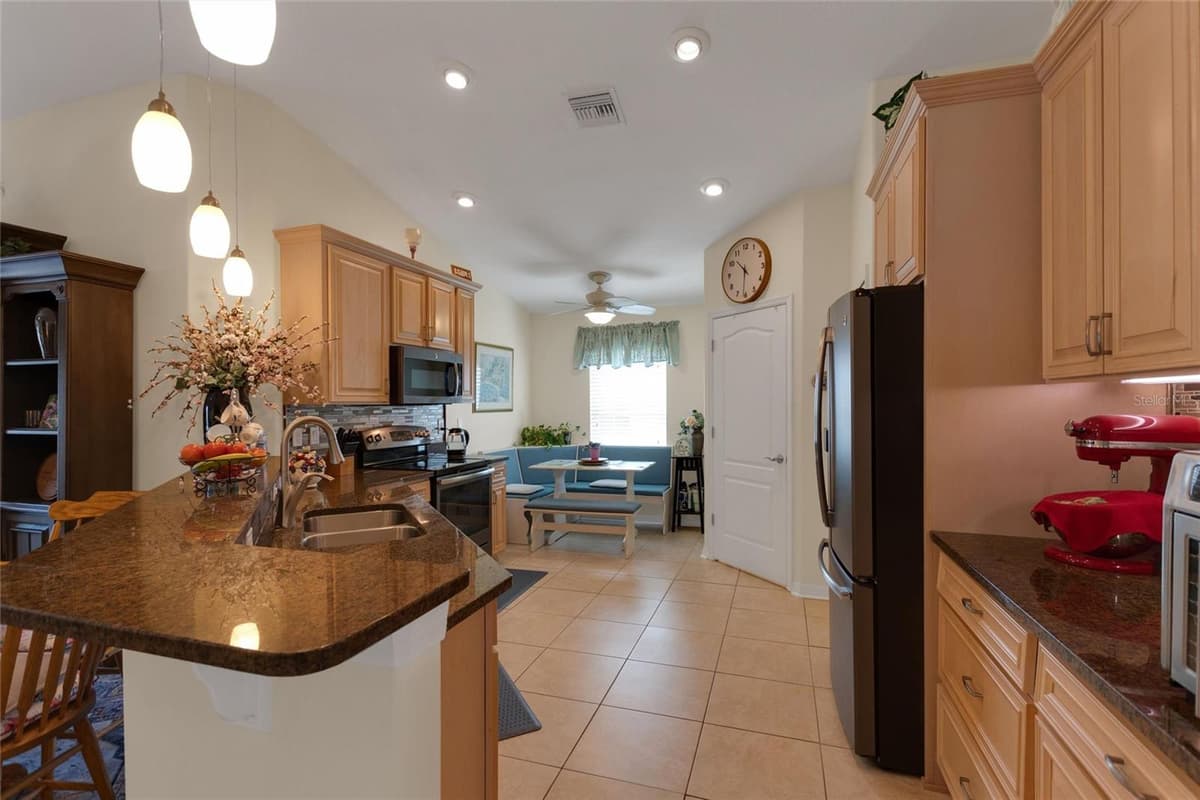 4132 MARTINDALE LOOP — photo 15 of 60