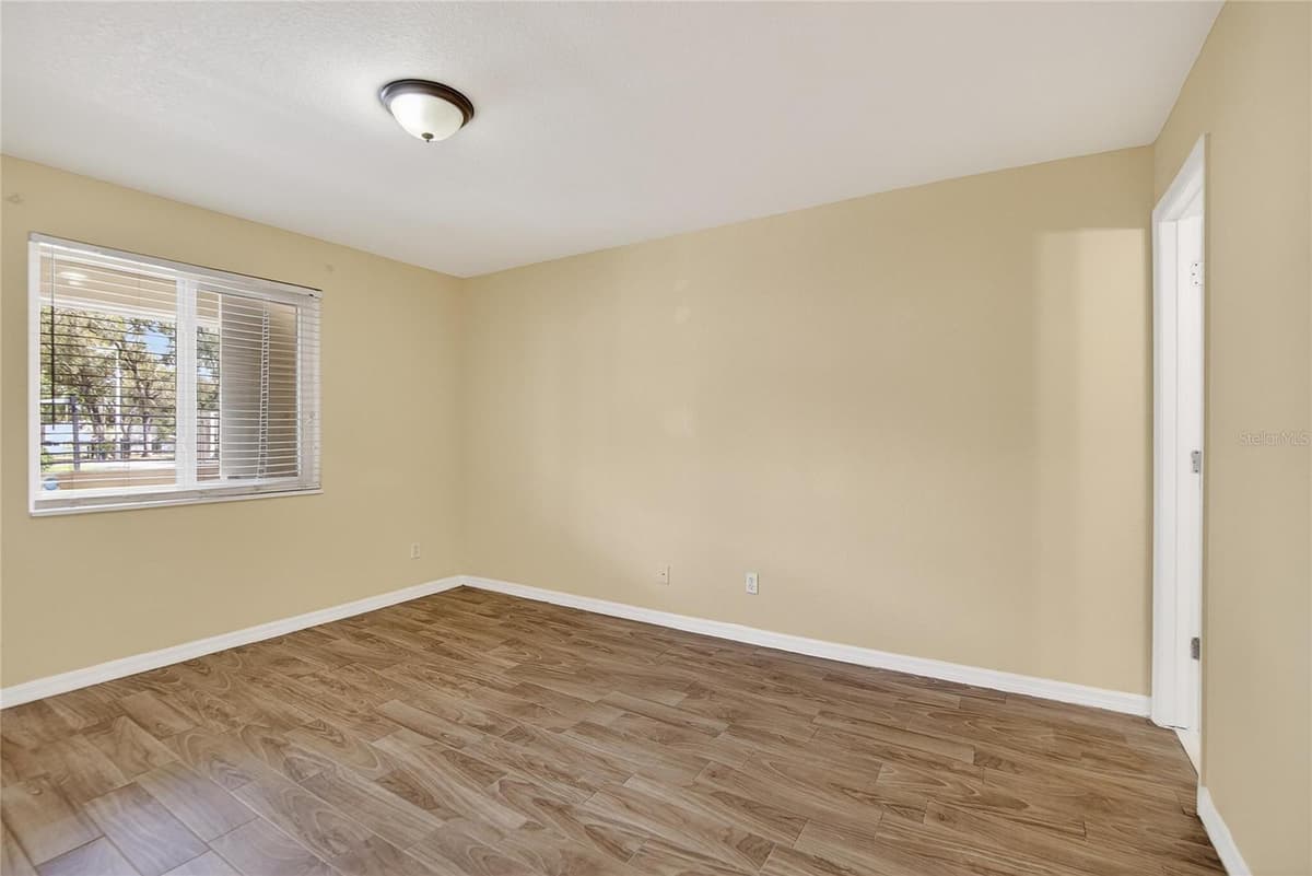 202 RED MAPLE PLACE — photo 22 of 58