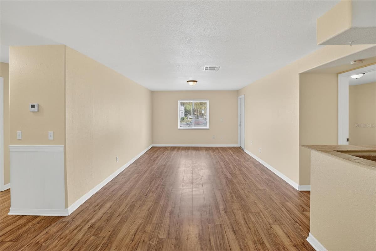 202 RED MAPLE PLACE — photo 14 of 58