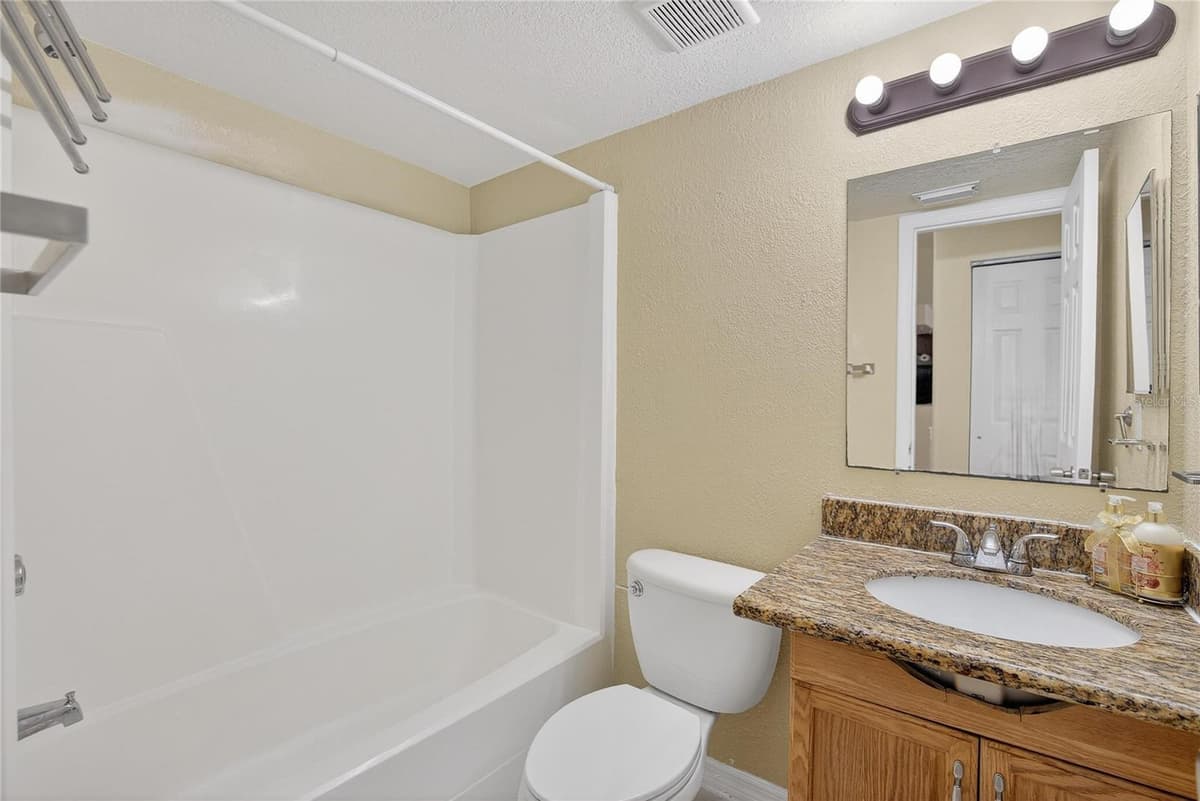 202 RED MAPLE PLACE — photo 17 of 58