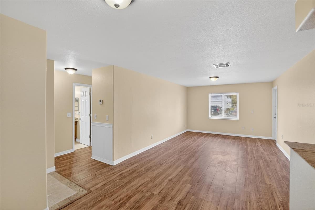 202 RED MAPLE PLACE — photo 3 of 58