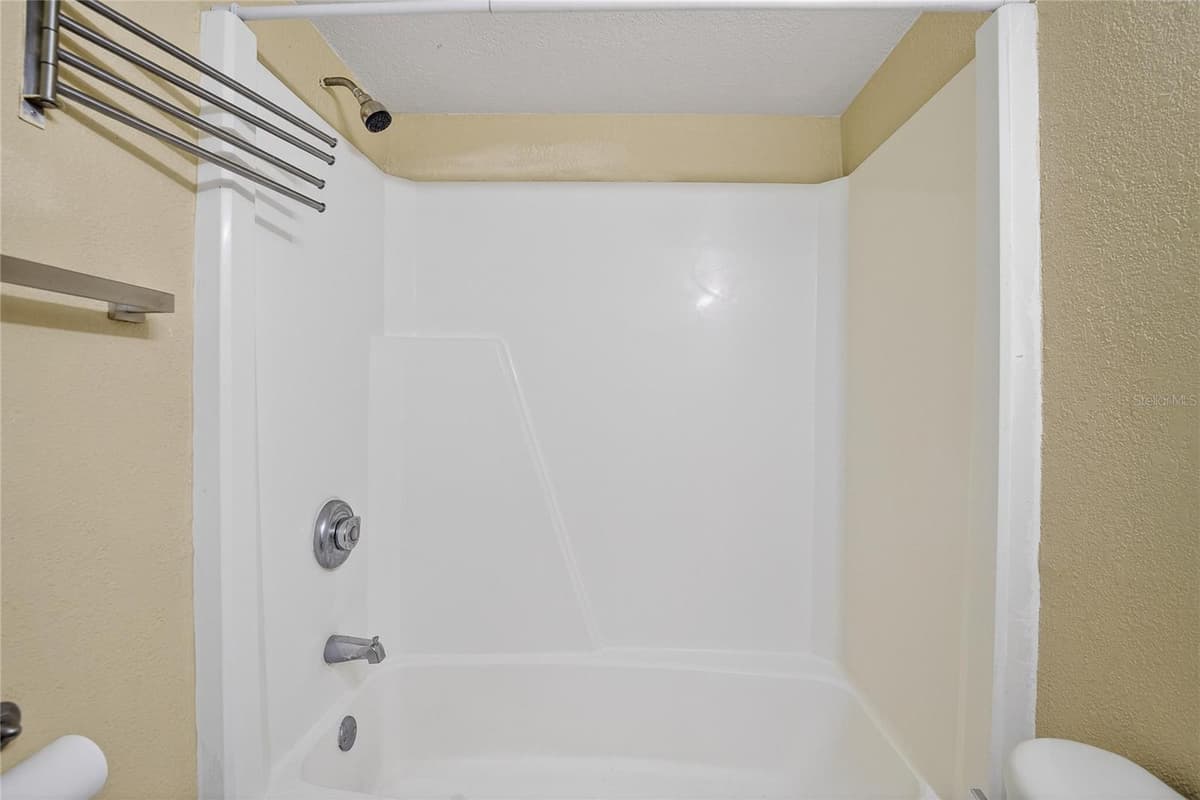 202 RED MAPLE PLACE — photo 18 of 58