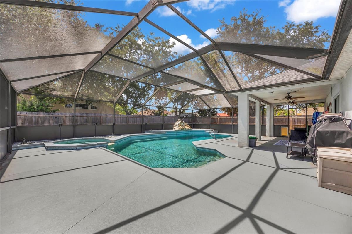 2400 WOLF CREEK DRIVE — photo 15 of 35