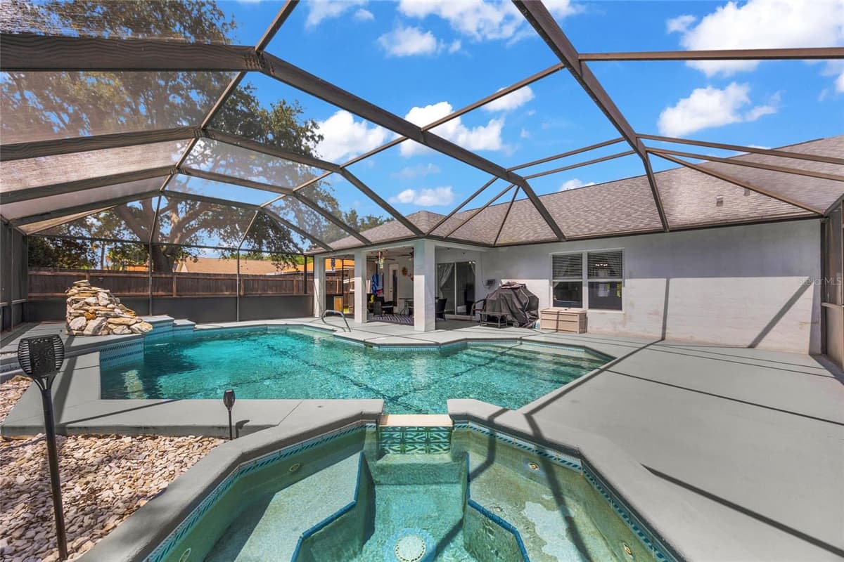2400 WOLF CREEK DRIVE — photo 18 of 35