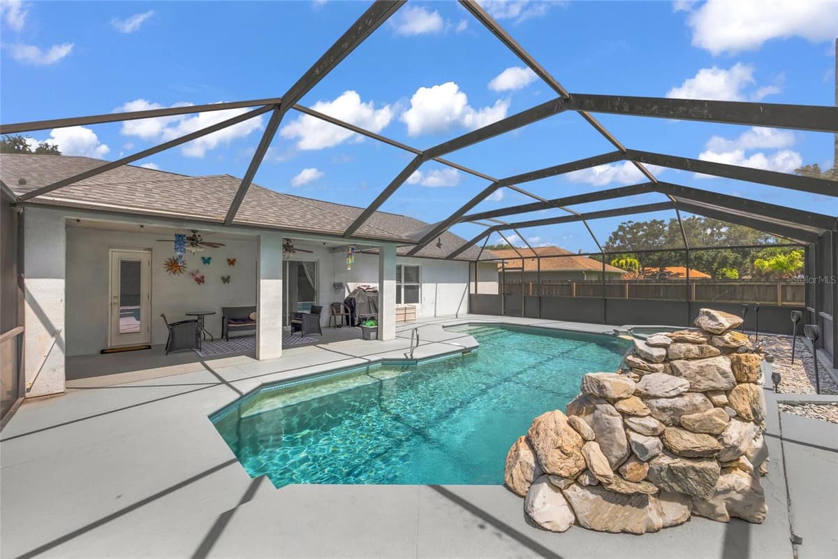 2400 WOLF CREEK DRIVE — photo 16 of 35