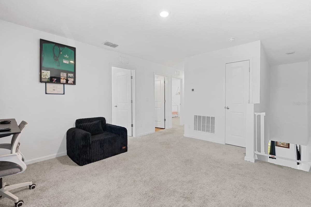 38465 HONEYSUCKLE DRIVE — photo 15 of 47