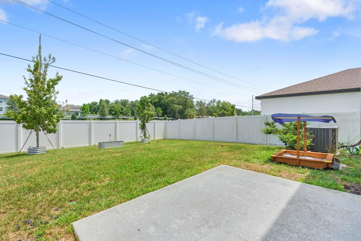 38465 HONEYSUCKLE DRIVE — photo 45 of 47