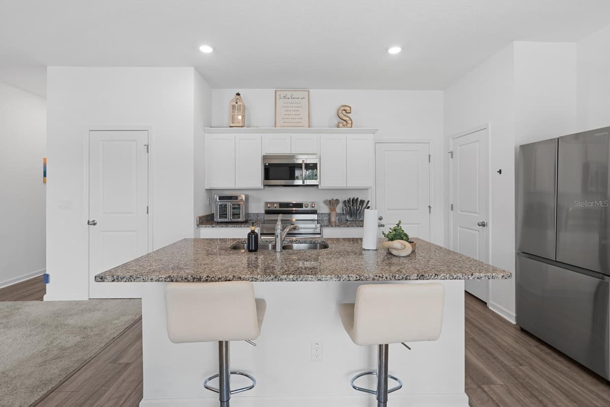 38465 HONEYSUCKLE DRIVE — photo 34 of 47