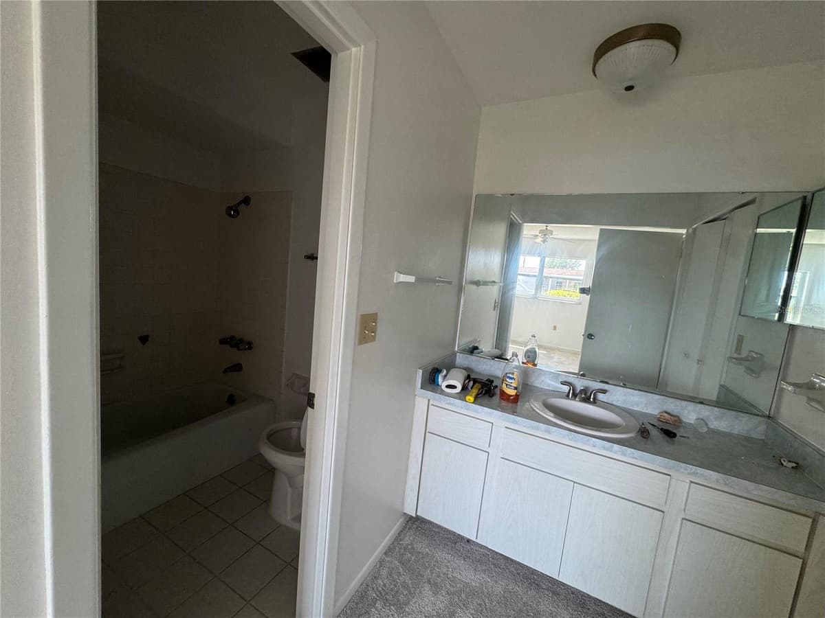 652 PARK CIRCLE — photo 8 of 22