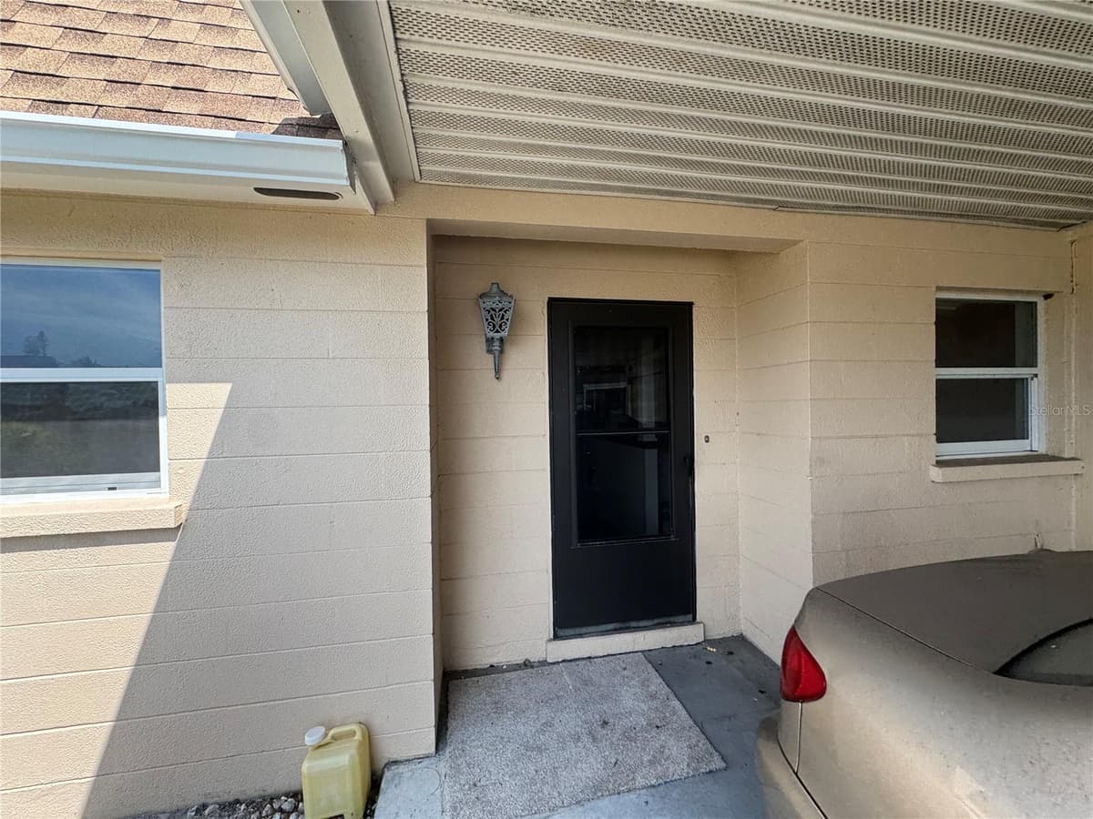 652 PARK CIRCLE — photo 4 of 22