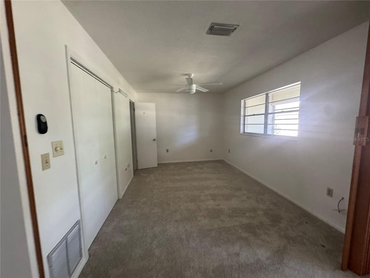 652 PARK CIRCLE — photo 13 of 22