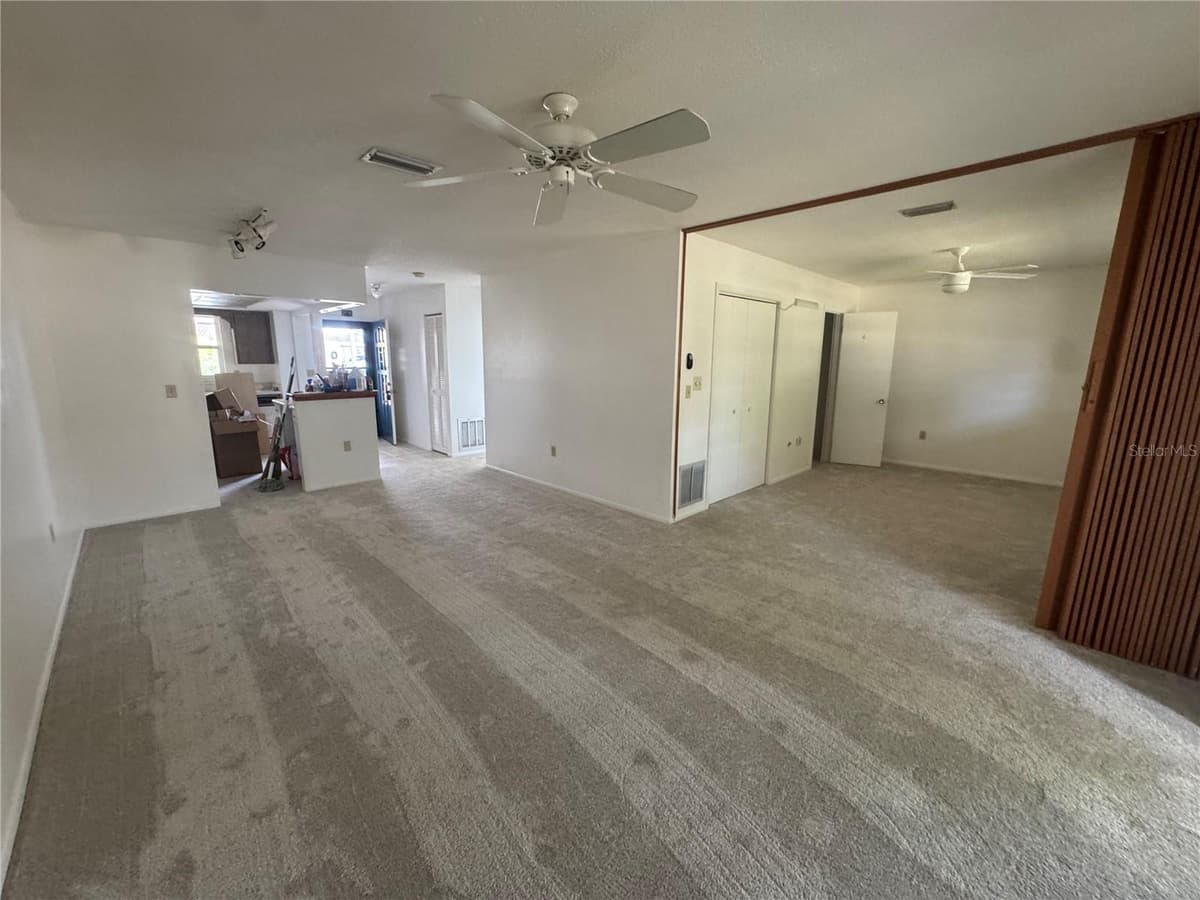652 PARK CIRCLE — photo 14 of 22