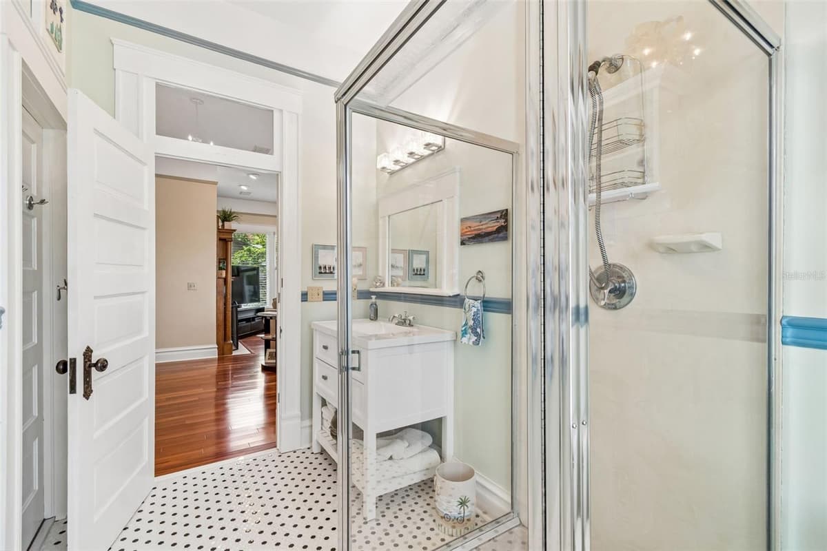 703 EVERS STREET — photo 26 of 96