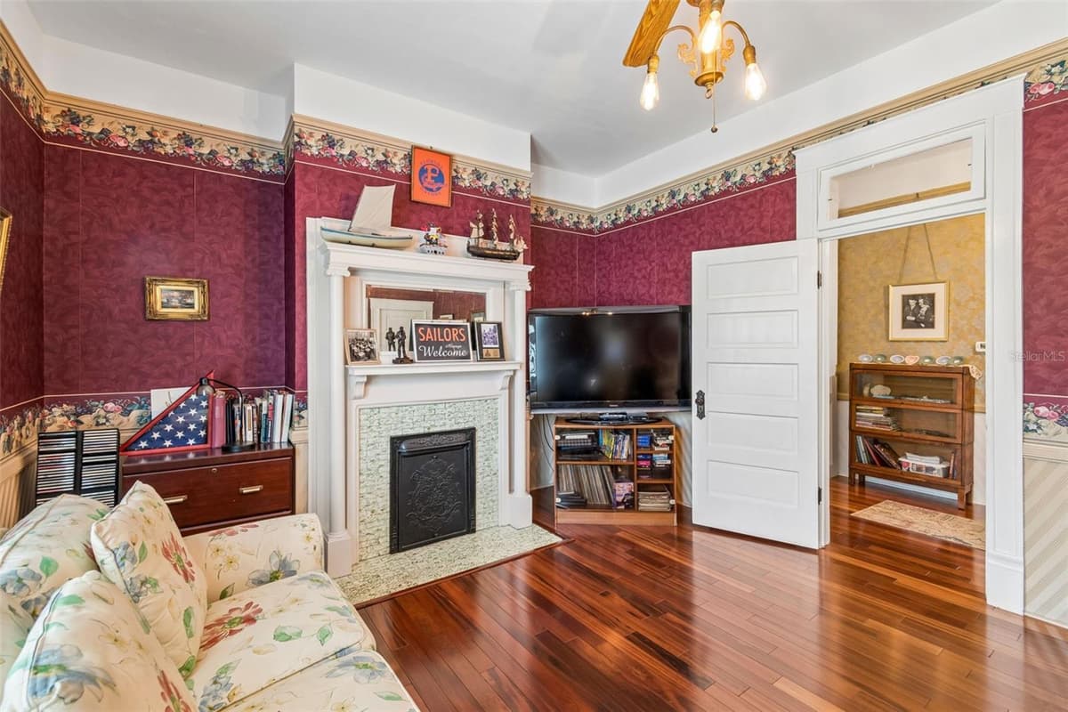 703 EVERS STREET — photo 20 of 96