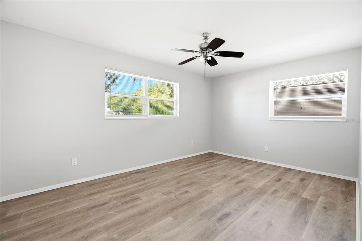 2437 RUTLAND LANE — photo 14 of 32