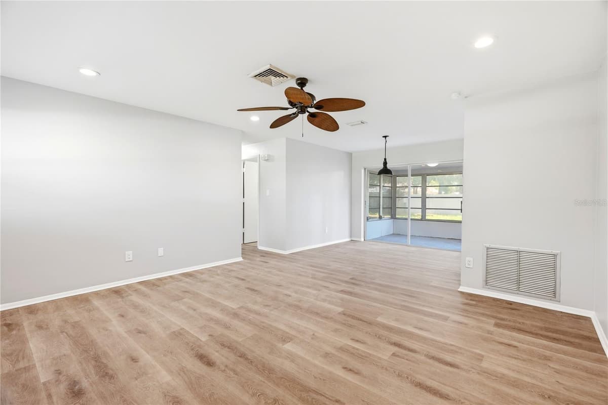 2437 RUTLAND LANE — photo 3 of 32