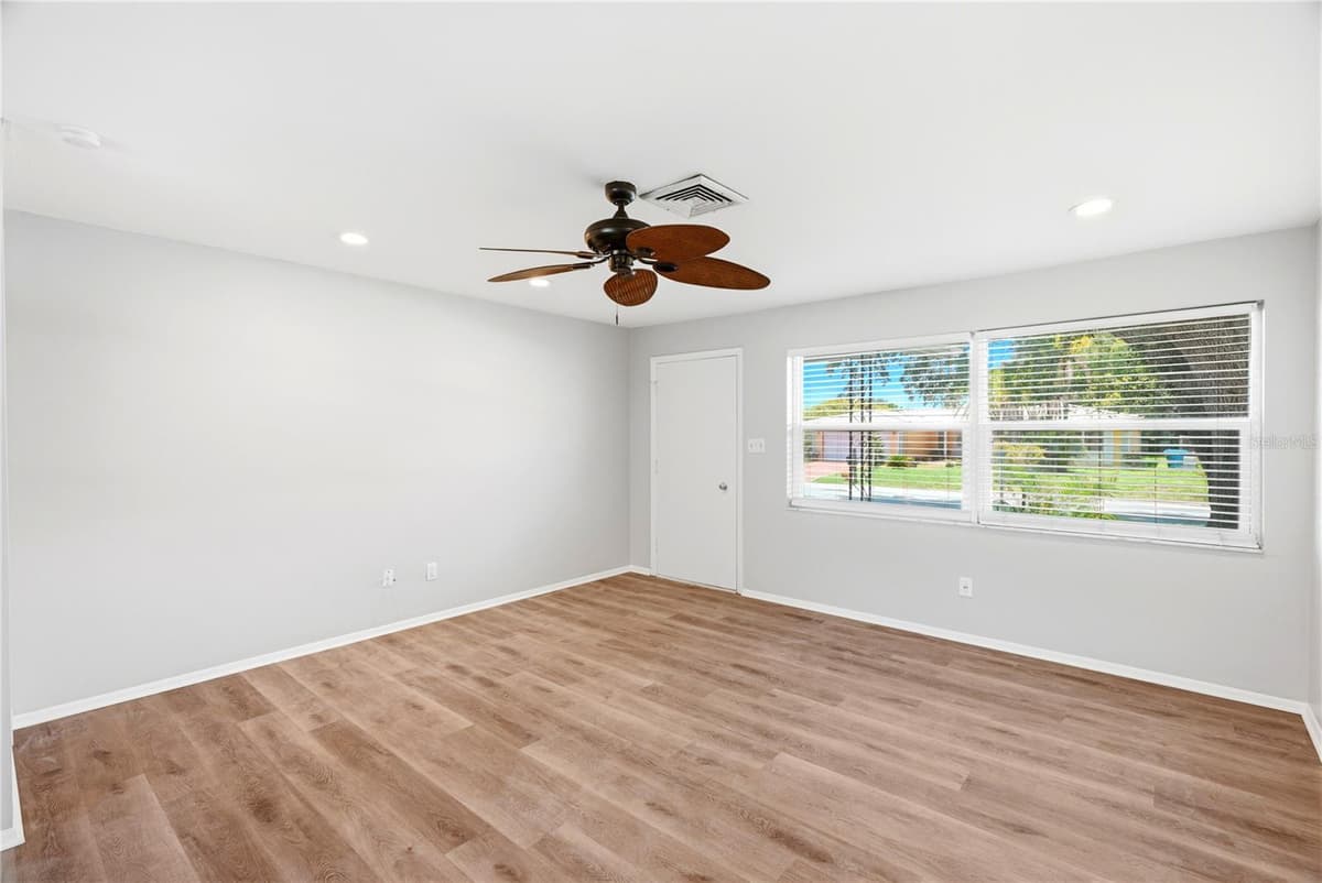 2437 RUTLAND LANE — photo 12 of 32