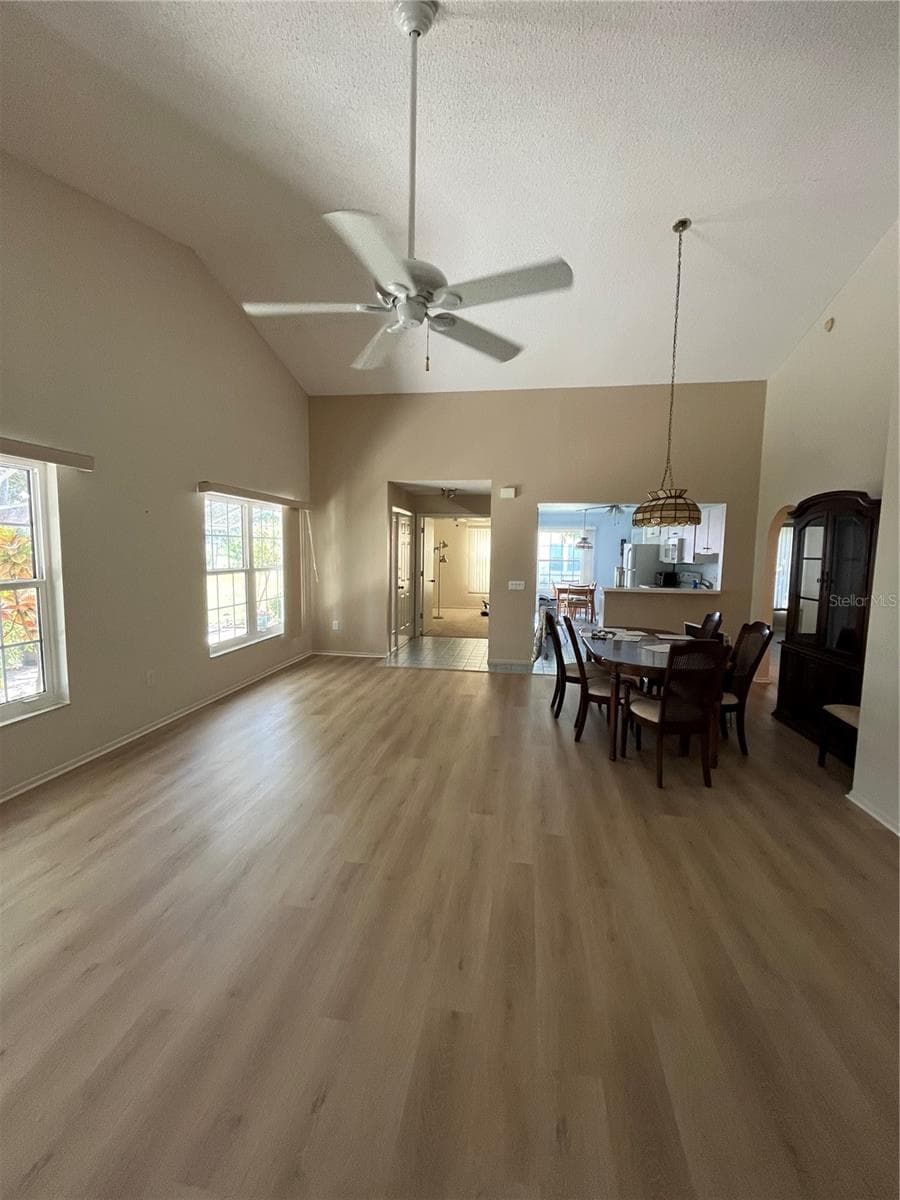 2387 BENTLEY DRIVE — photo 4 of 17