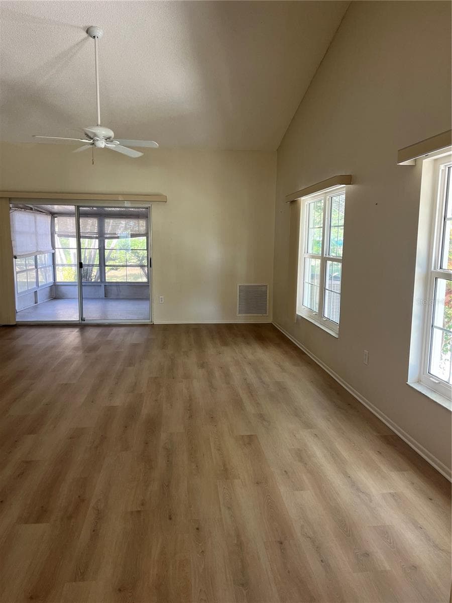 2387 BENTLEY DRIVE — photo 3 of 17