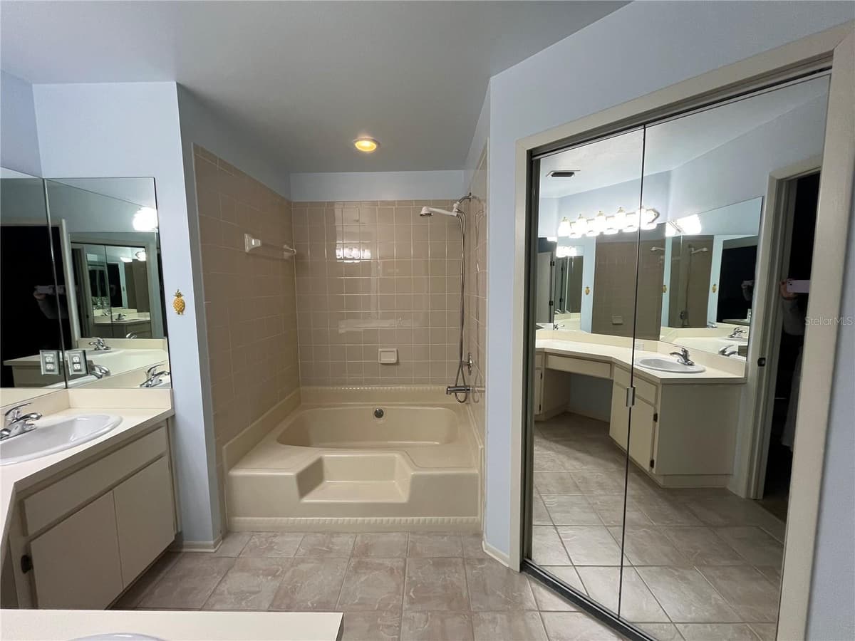 2387 BENTLEY DRIVE — photo 10 of 17