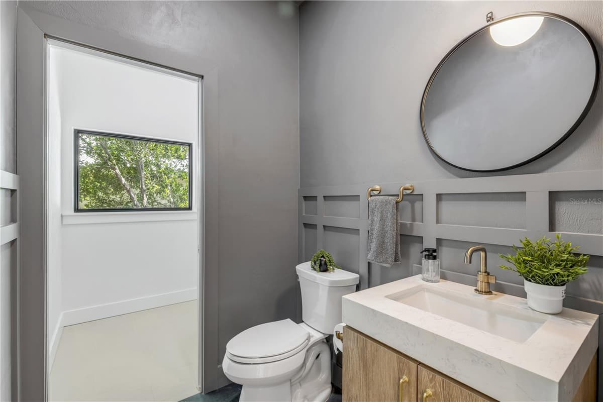 813 1ST AVENUE — photo 38 of 74