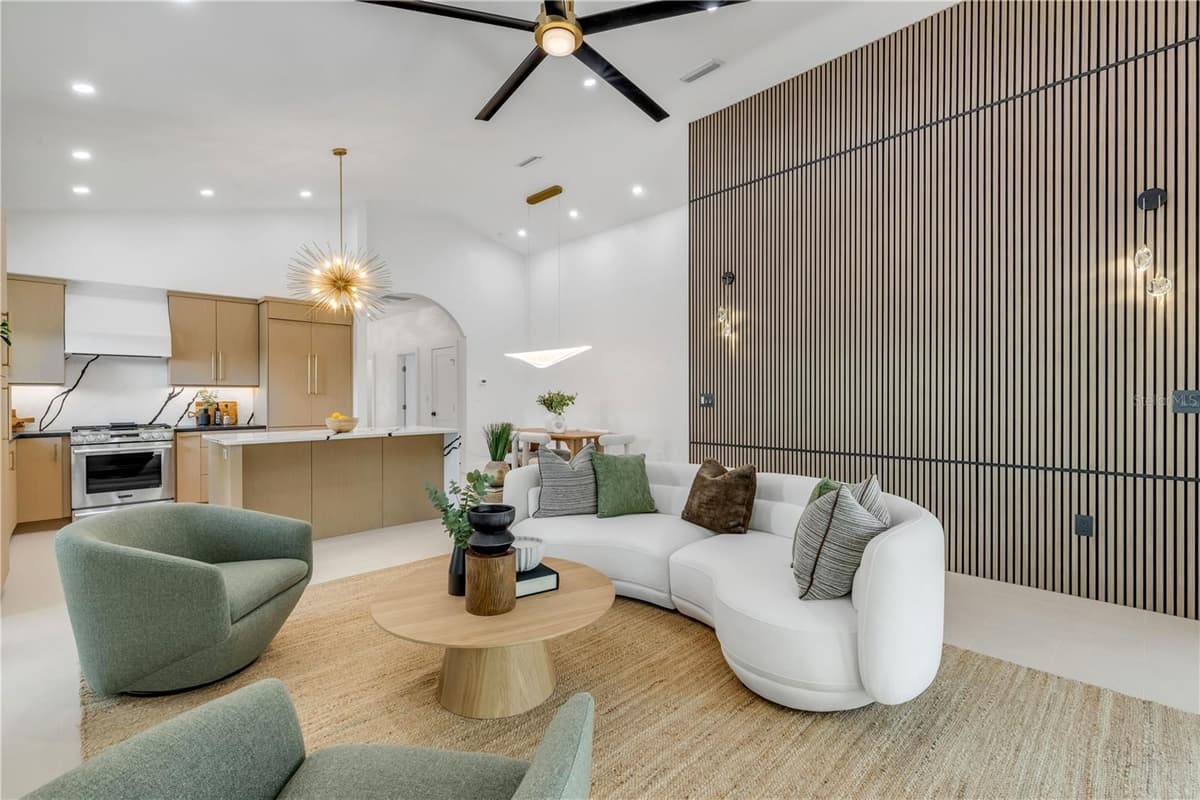 813 1ST AVENUE — photo 35 of 74