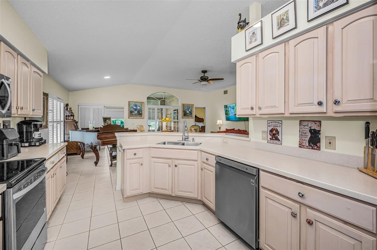 1323 WINDING WILLOW DRIVE — photo 19 of 100