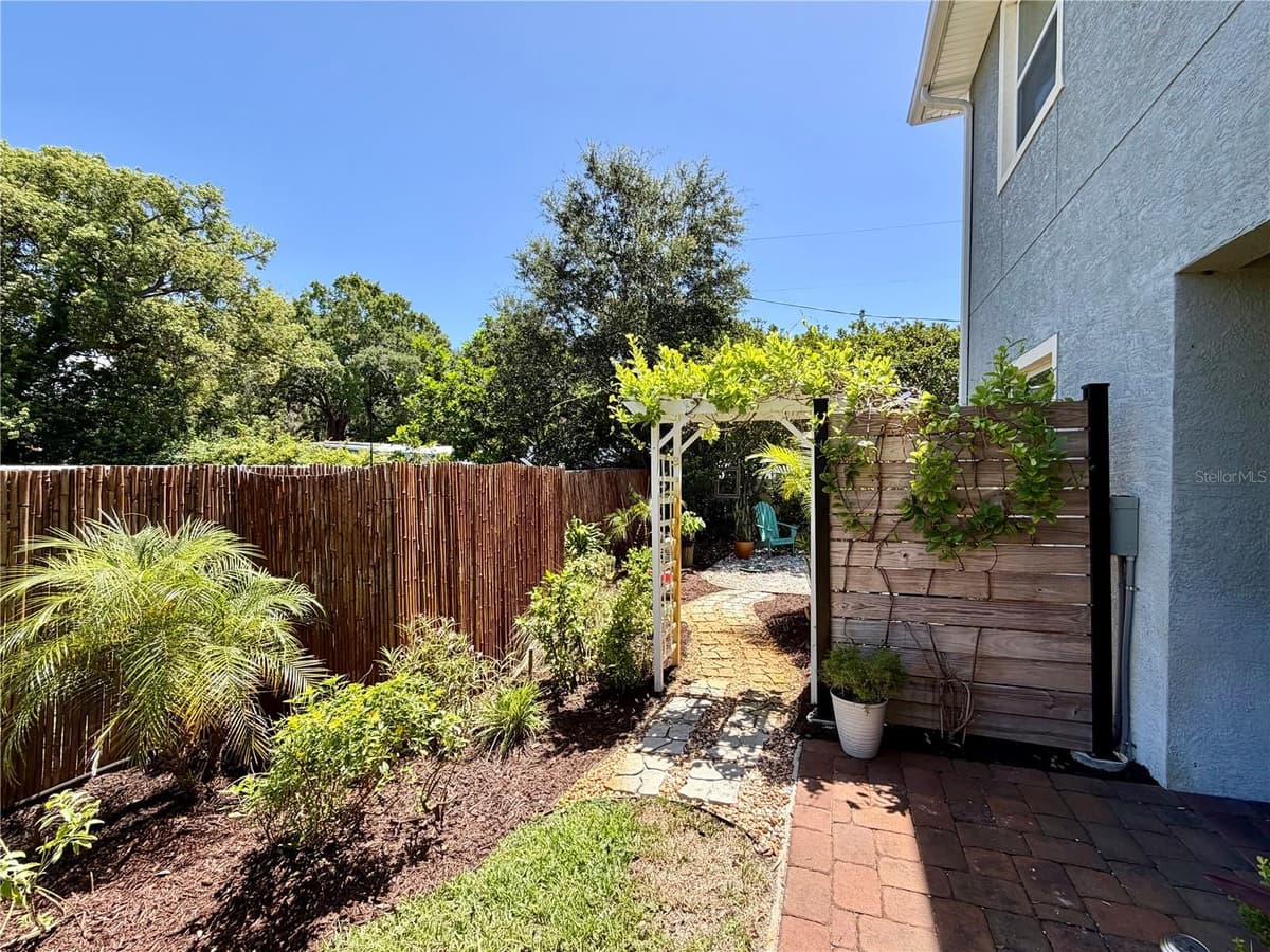 281 ASHLEY COURT — photo 3 of 45