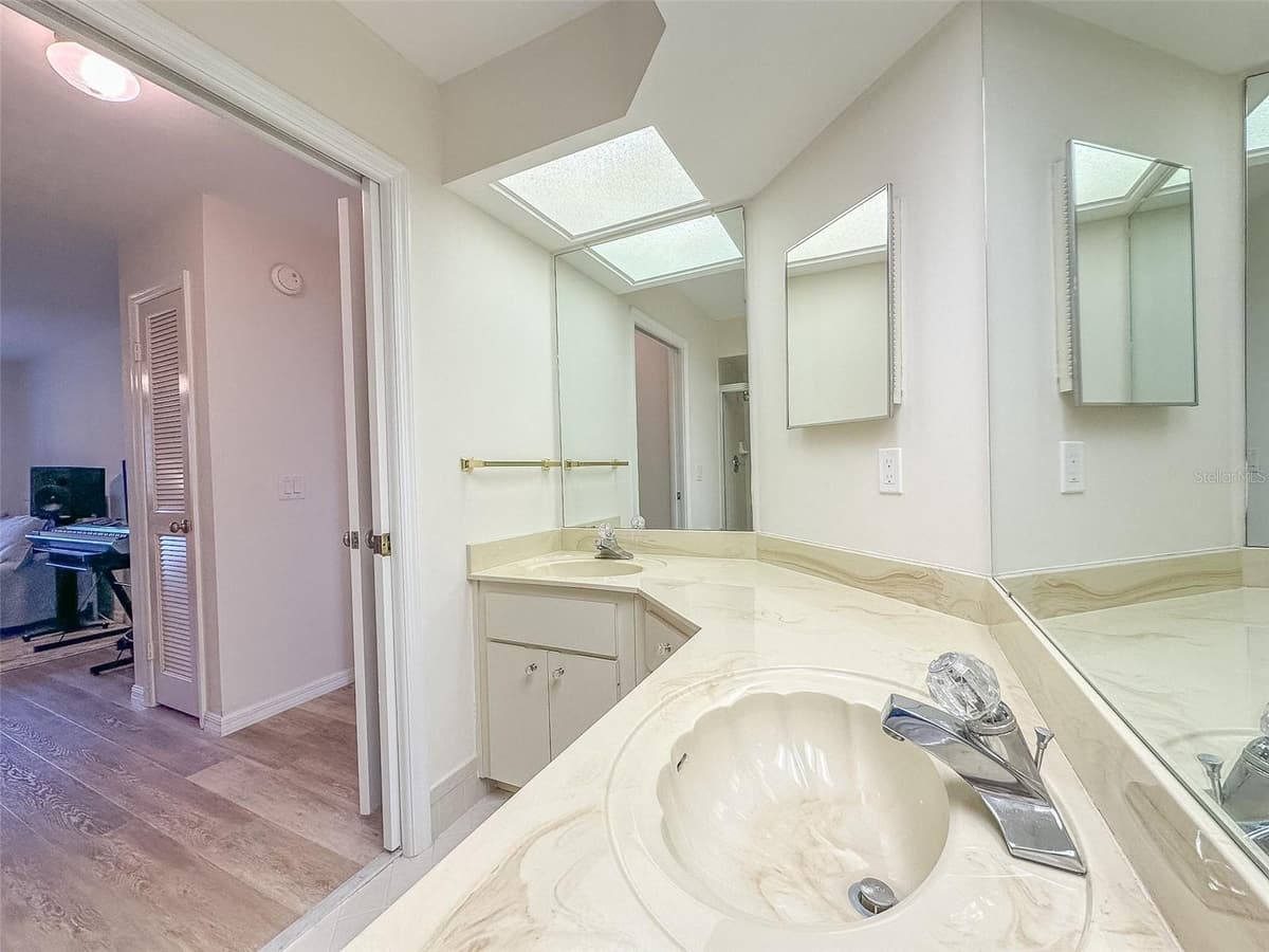 5941 DEDHAM TRAIL — photo 18 of 36