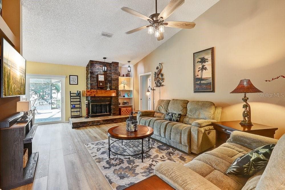 2828 WOODROSE COURT — photo 19 of 68