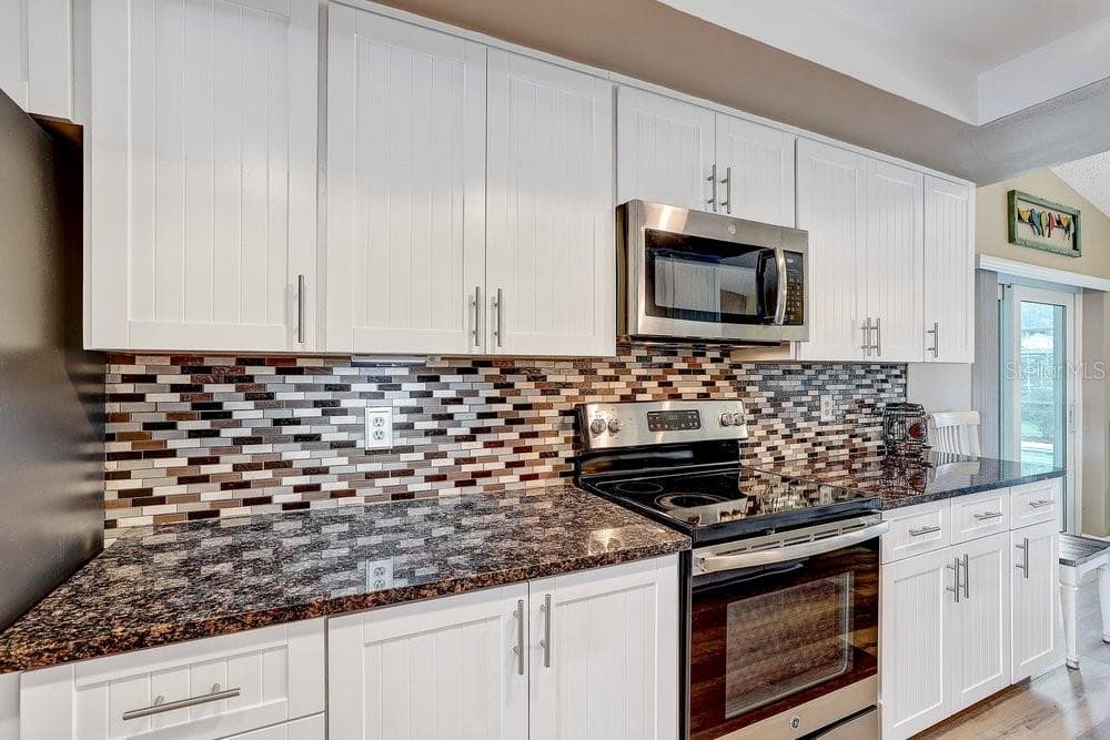 2828 WOODROSE COURT — photo 10 of 68