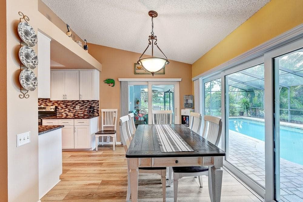 2828 WOODROSE COURT — photo 14 of 68