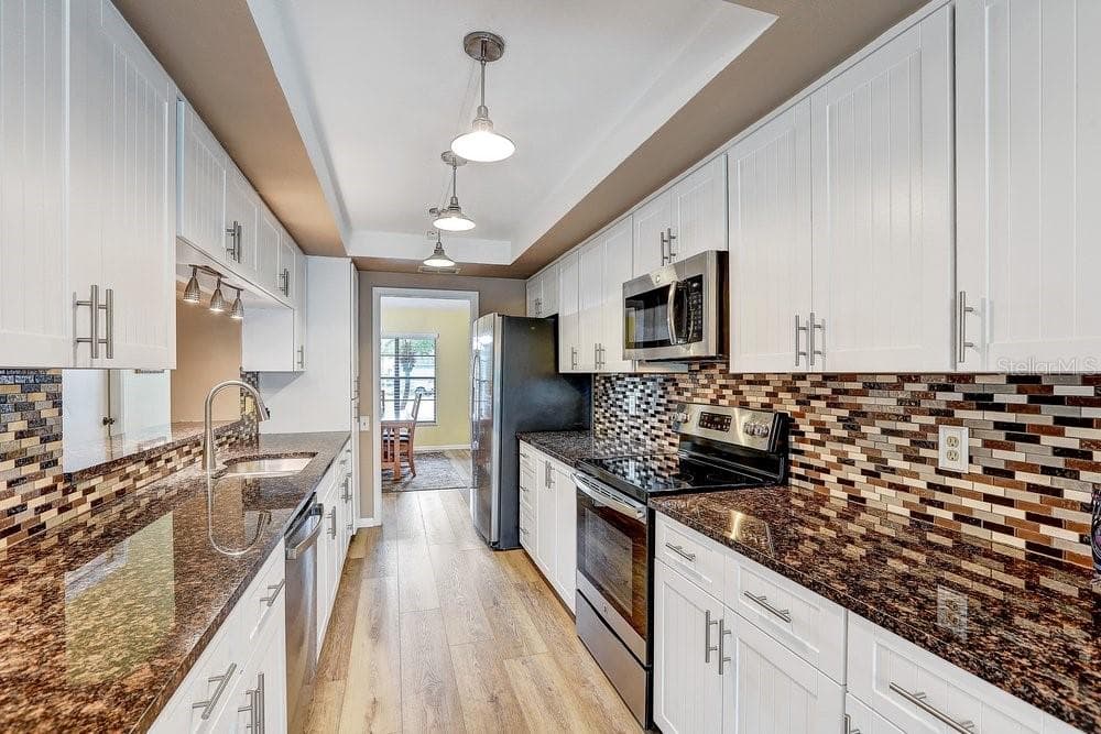2828 WOODROSE COURT — photo 12 of 68