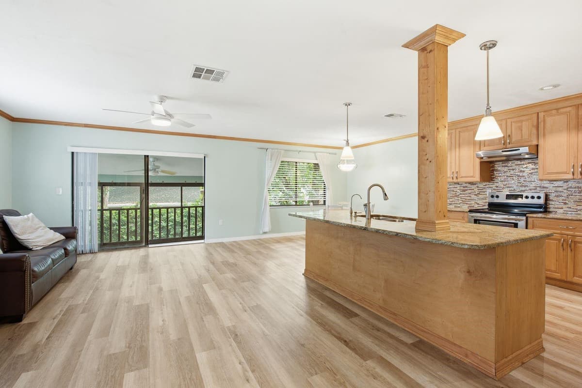511 MISTLETOE COURT — photo 5 of 28