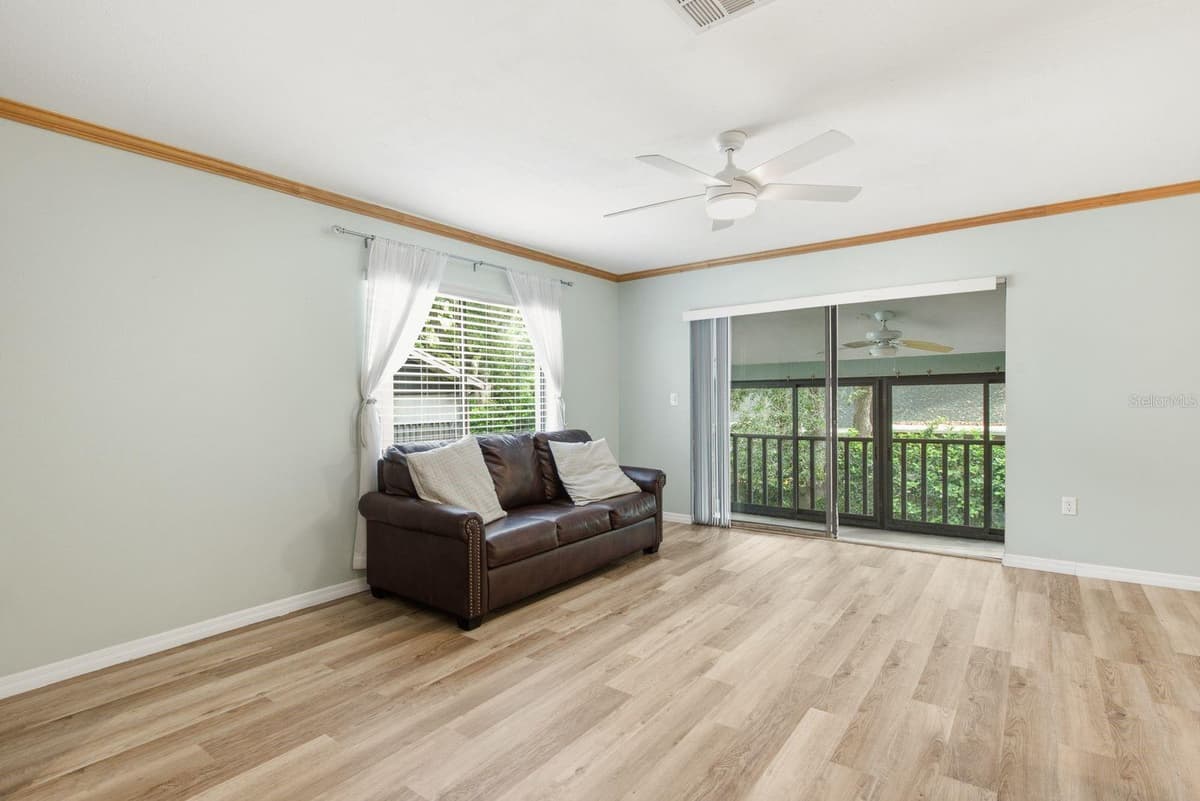 511 MISTLETOE COURT — photo 4 of 28