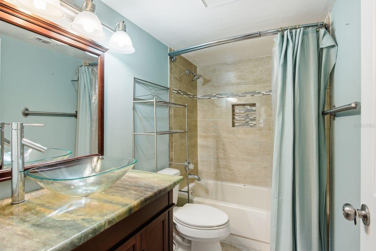 511 MISTLETOE COURT — photo 13 of 28