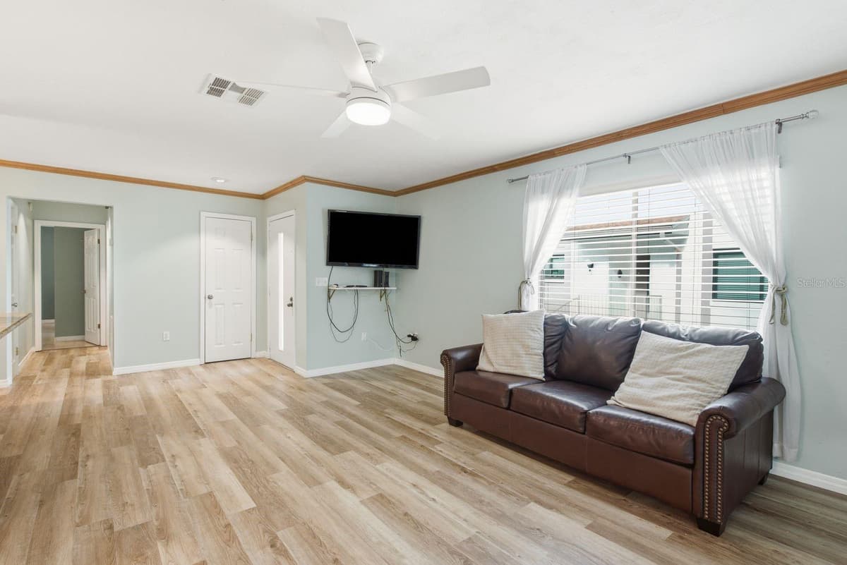 511 MISTLETOE COURT — photo 3 of 28