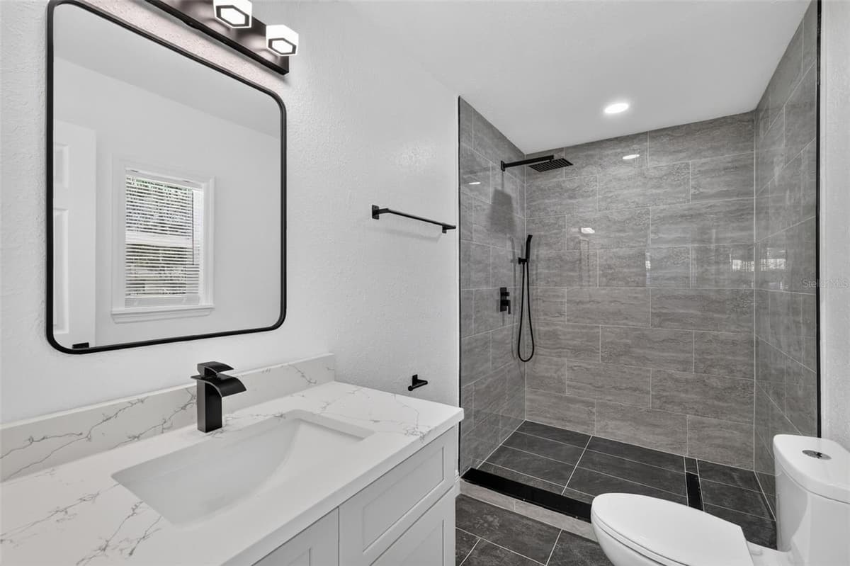 708 CINDY AVENUE — photo 23 of 37