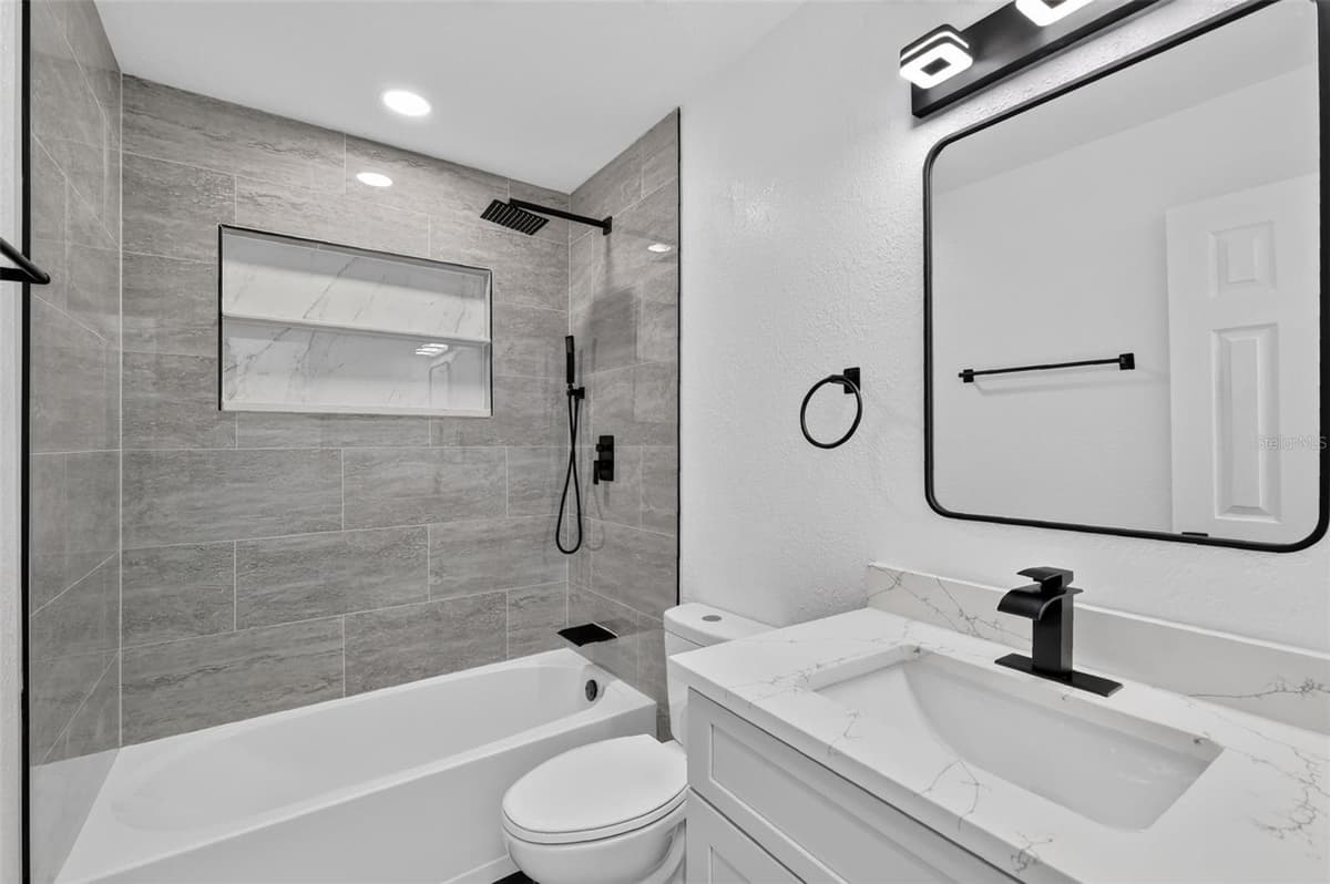 708 CINDY AVENUE — photo 33 of 37