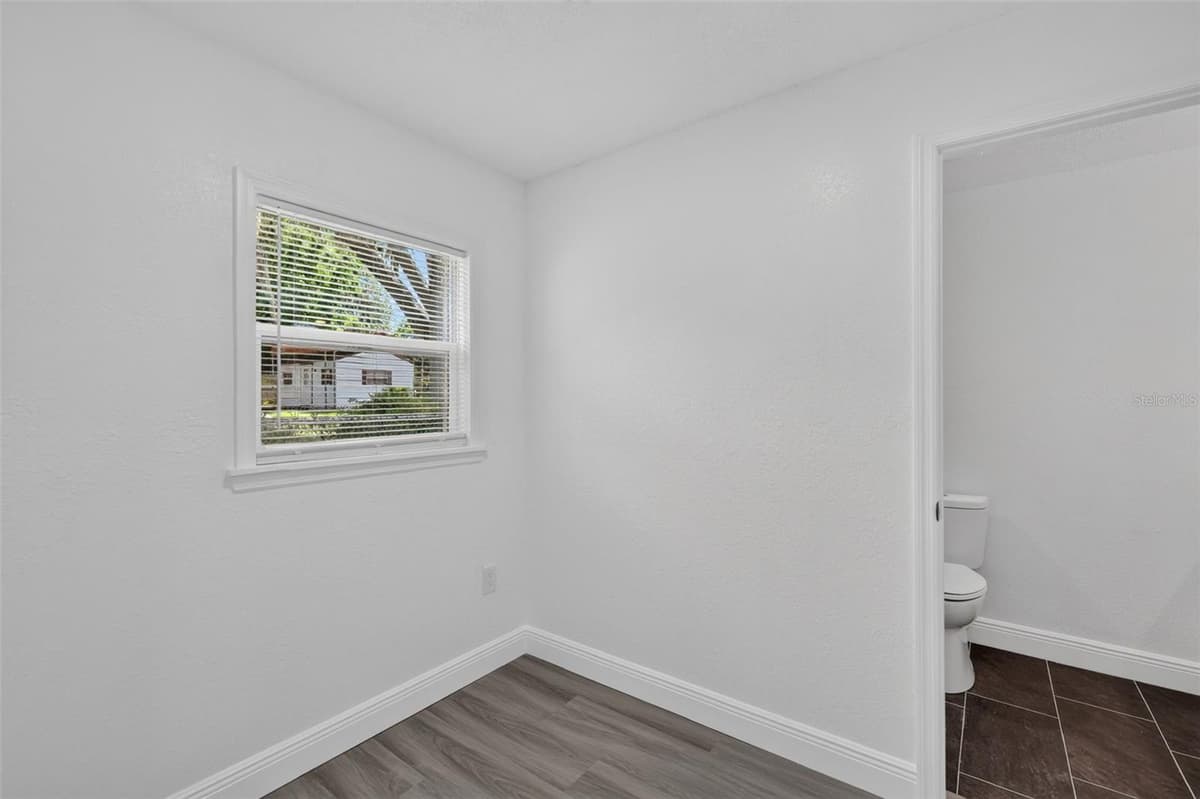 708 CINDY AVENUE — photo 26 of 37