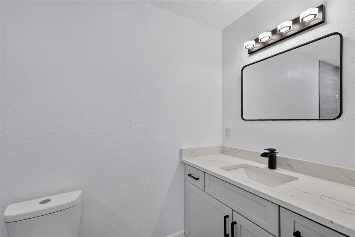 708 CINDY AVENUE — photo 27 of 37