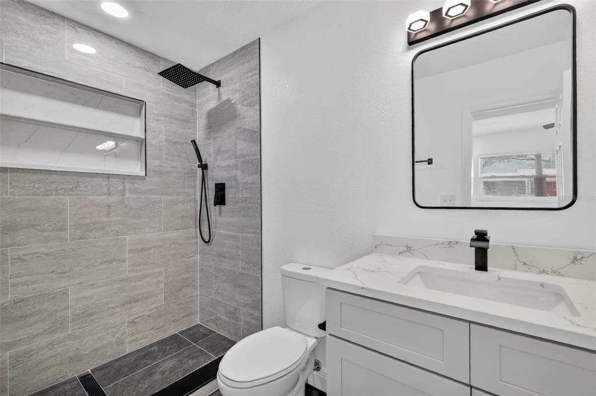 708 CINDY AVENUE — photo 31 of 37