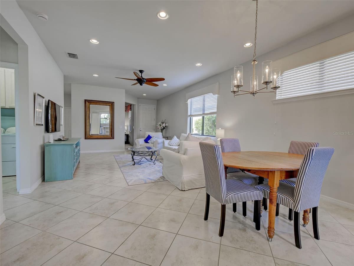 13810 LIDO STREET — photo 11 of 54