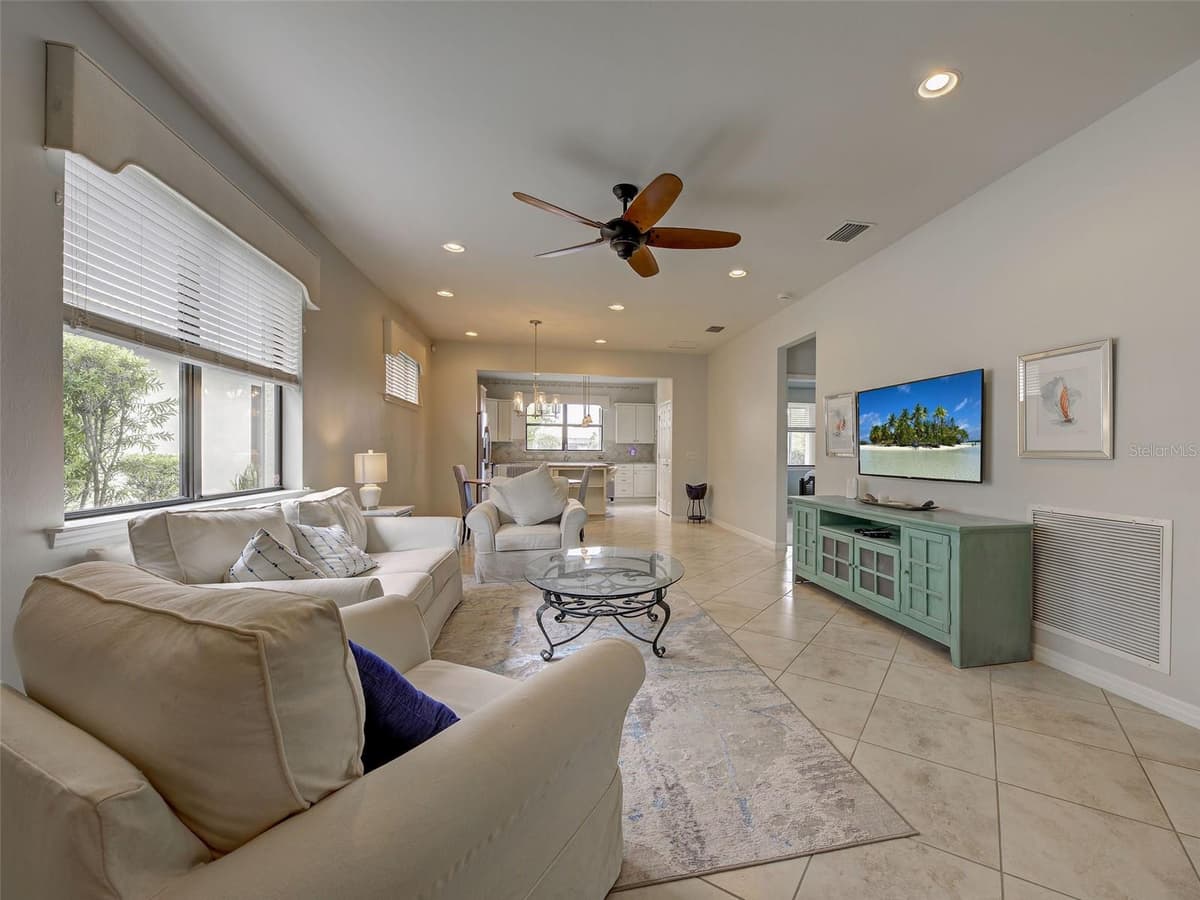 13810 LIDO STREET — photo 7 of 54