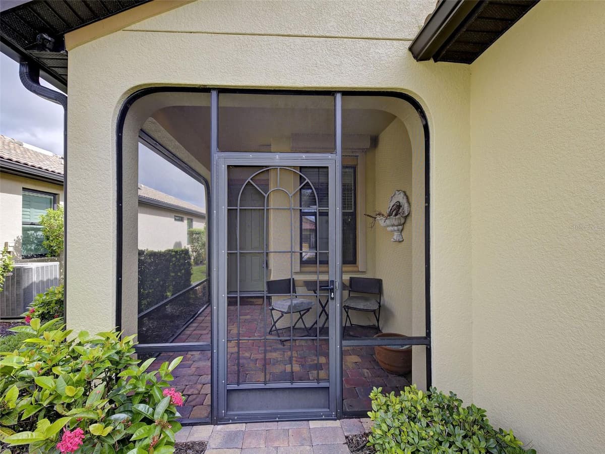 13810 LIDO STREET — photo 6 of 54