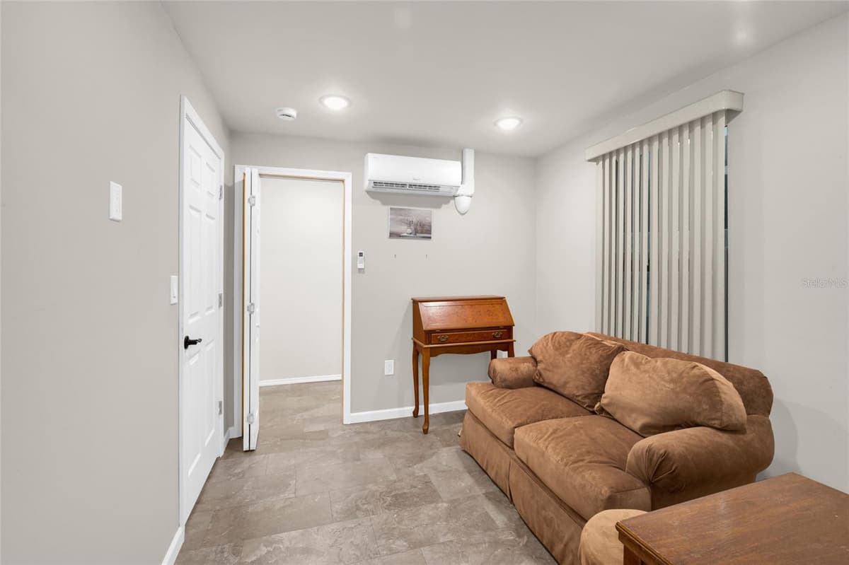 312 CLUB COVE DRIVE — photo 12 of 57