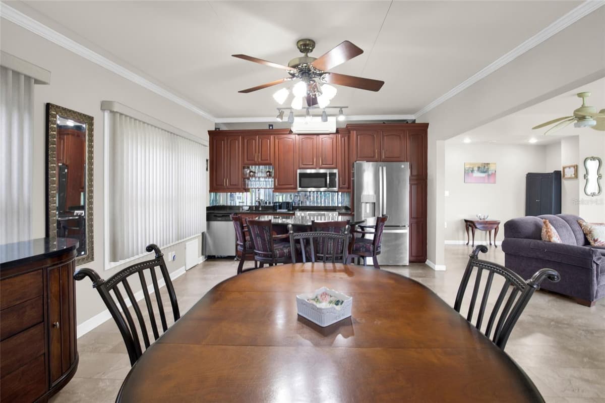 312 CLUB COVE DRIVE — photo 11 of 57