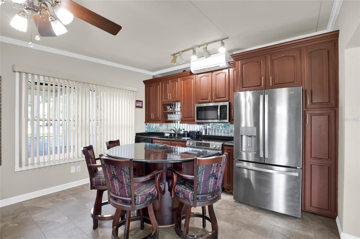 312 CLUB COVE DRIVE — photo 7 of 57