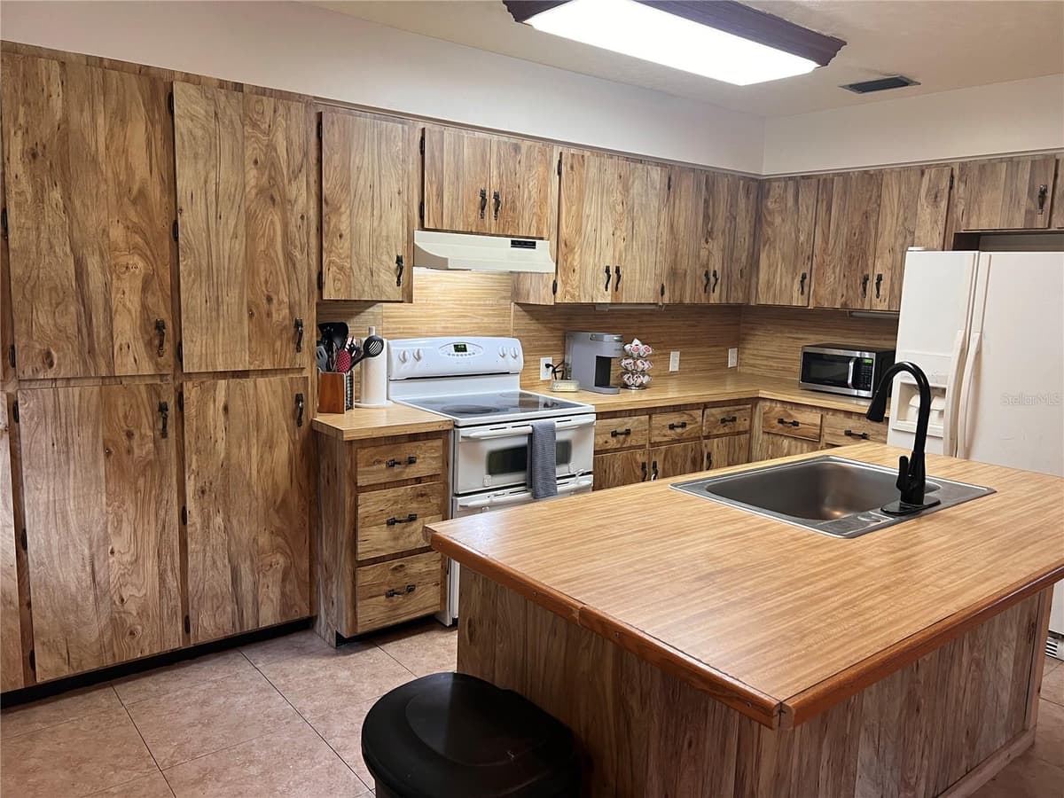 2919 NICHOLAS ROAD — photo 14 of 43