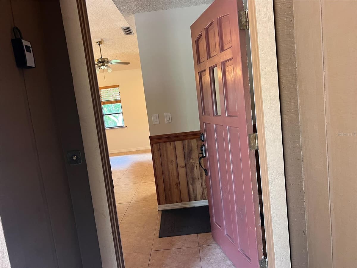 2919 NICHOLAS ROAD — photo 4 of 43